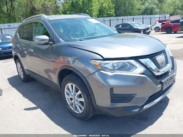 KNMAT2MV1HP584912 2017 NISSAN ROGUE - Image 1