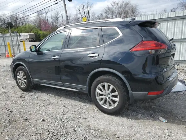 KNMAT2MV1HP587731 2017 NISSAN ROGUE - Image 2
