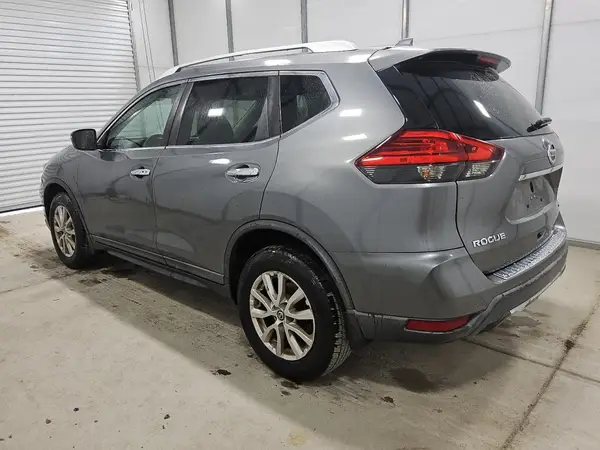KNMAT2MV1HP593657 2017 NISSAN ROGUE - Image 2