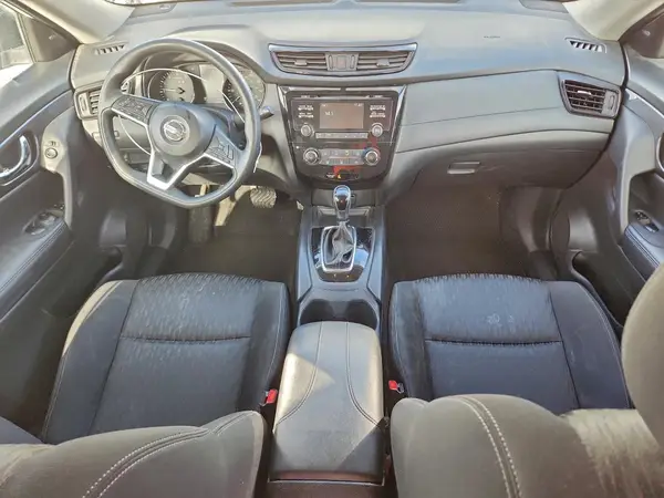 KNMAT2MV1HP600140 2017 NISSAN ROGUE - Image 8