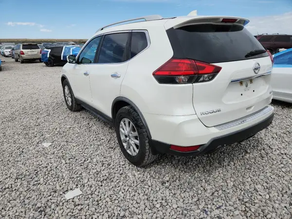 KNMAT2MV1HP604687 2017 NISSAN ROGUE - Image 2