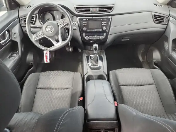KNMAT2MV1HP604687 2017 NISSAN ROGUE - Image 8