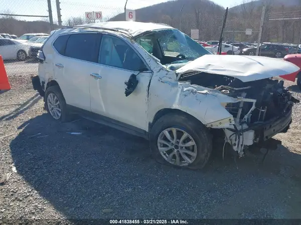 KNMAT2MV1HP605449 2017 NISSAN ROGUE - Image 1