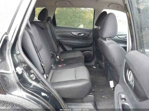 KNMAT2MV1HP608187 2017 NISSAN ROGUE - Image 8