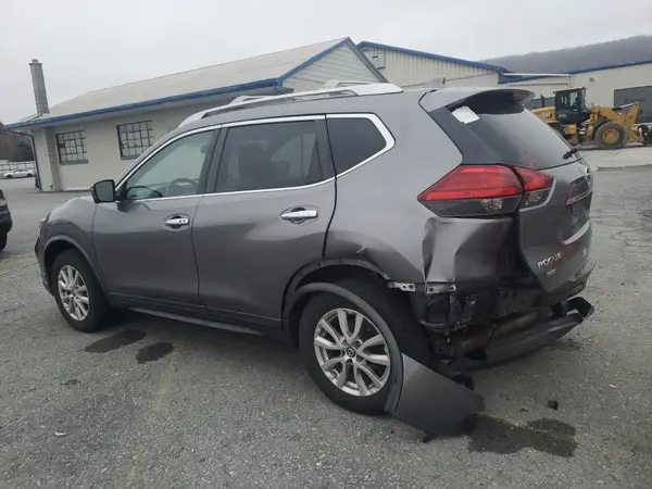 KNMAT2MV1HP615415 2017 NISSAN ROGUE - Image 2