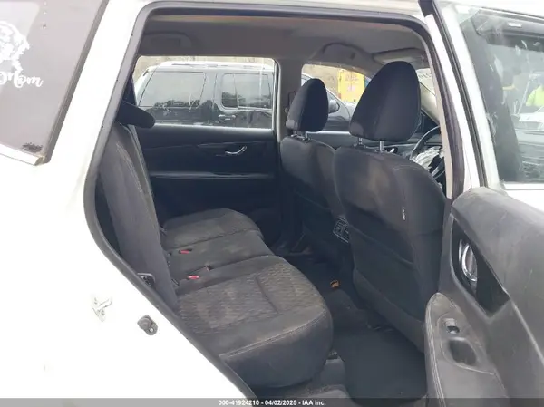 KNMAT2MV1HP617133 2017 NISSAN ROGUE - Image 8