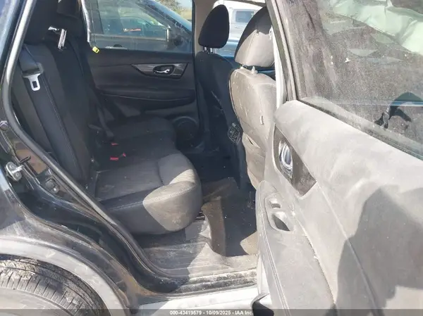 KNMAT2MV1HP618136 2017 NISSAN ROGUE - Image 8