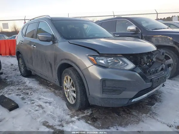 KNMAT2MV1JP500786 2018 NISSAN ROGUE - Image 1