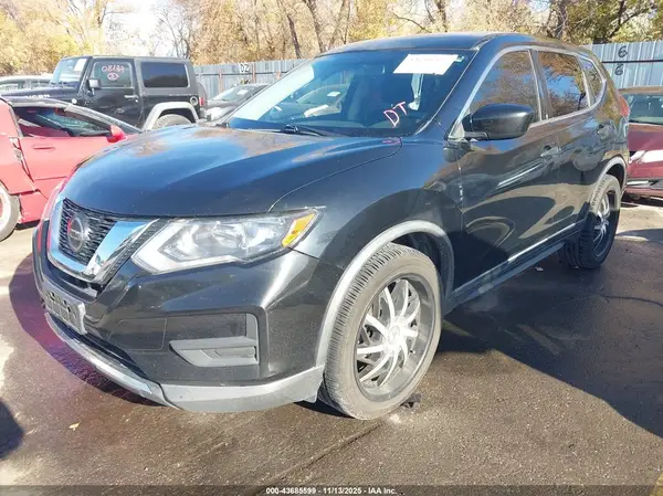 KNMAT2MV1JP500819 2018 NISSAN ROGUE - Image 2