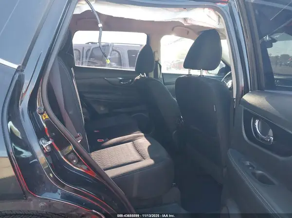 KNMAT2MV1JP500819 2018 NISSAN ROGUE - Image 8