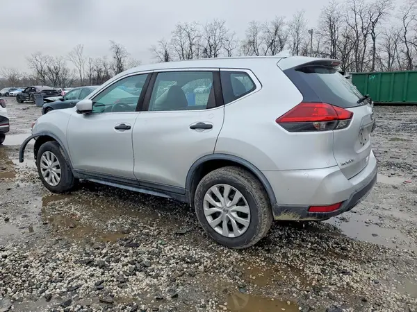 KNMAT2MV1JP503011 2018 NISSAN ROGUE - Image 2