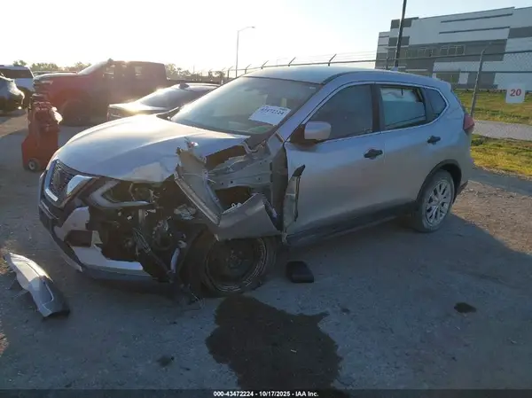 KNMAT2MV1JP504899 2018 NISSAN ROGUE - Image 2