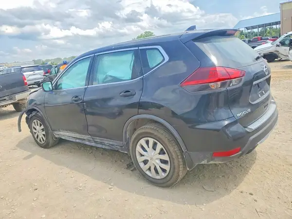 KNMAT2MV1JP50587X 2018 NISSAN ROGUE - Image 2