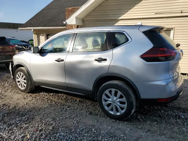 KNMAT2MV1JP506099 2018 NISSAN ROGUE - Image 2