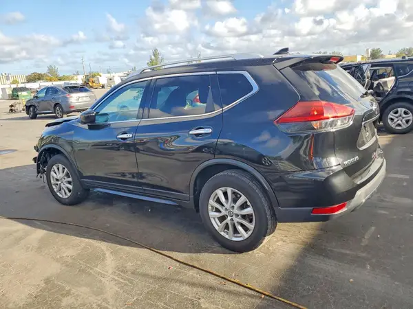 KNMAT2MV1JP507995 2018 NISSAN ROGUE - Image 2