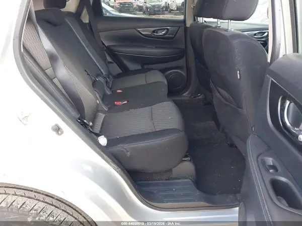 KNMAT2MV1JP514753 2018 NISSAN ROGUE - Image 8