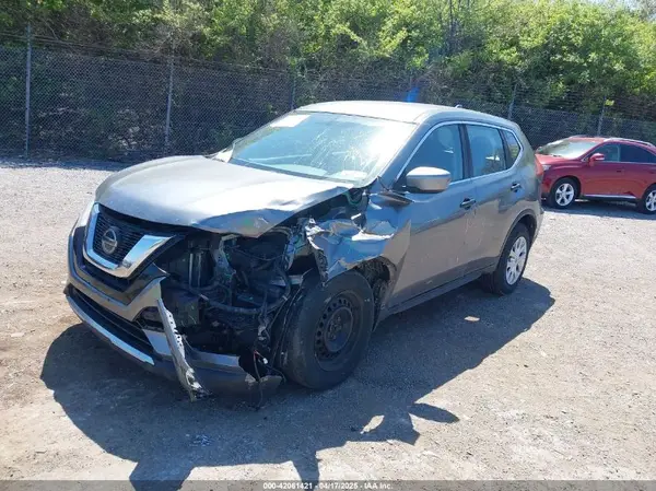 KNMAT2MV1JP515451 2018 NISSAN ROGUE - Image 2