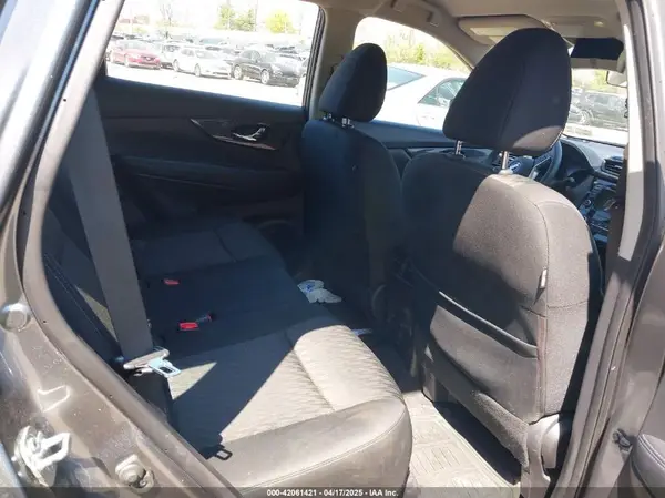 KNMAT2MV1JP515451 2018 NISSAN ROGUE - Image 8