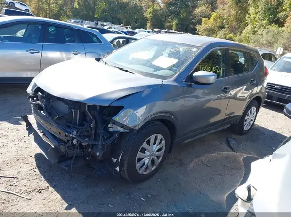 KNMAT2MV1JP517667 2018 NISSAN ROGUE - Image 2