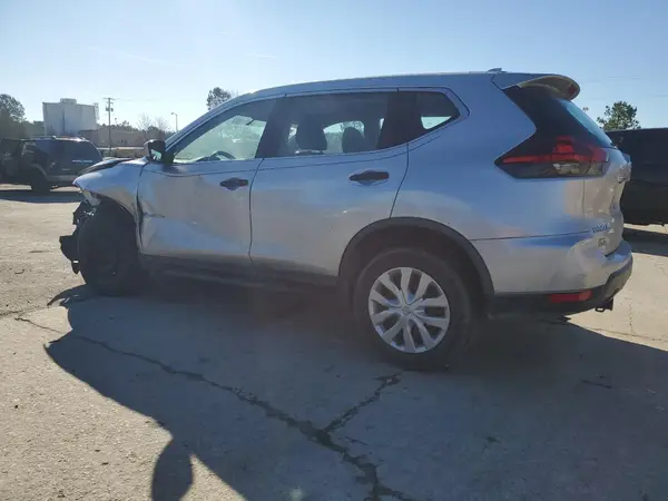 KNMAT2MV1JP518639 2018 NISSAN ROGUE - Image 2