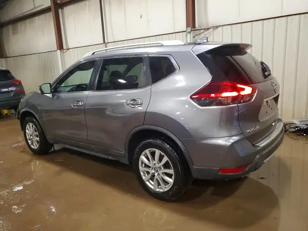 KNMAT2MV1JP519094 2018 NISSAN ROGUE - Image 2