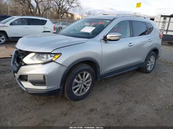 KNMAT2MV1JP524313 2018 NISSAN ROGUE - Image 2