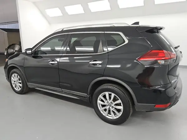 KNMAT2MV1JP524697 2018 NISSAN ROGUE - Image 2