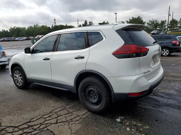 KNMAT2MV1JP525039 2018 NISSAN ROGUE - Image 2