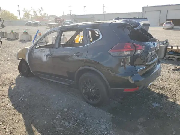 KNMAT2MV1JP525073 2018 NISSAN ROGUE - Image 2