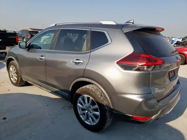 KNMAT2MV1JP526692 2018 NISSAN ROGUE - Image 2