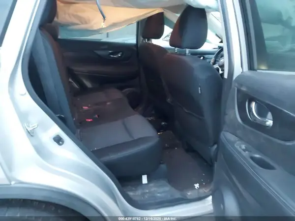 KNMAT2MV1JP528720 2018 NISSAN ROGUE - Image 8