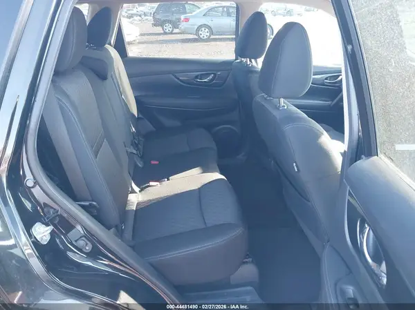KNMAT2MV1JP532069 2018 NISSAN ROGUE - Image 8