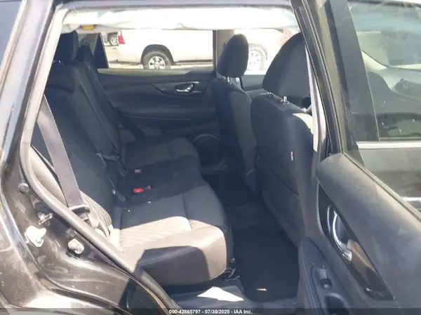 KNMAT2MV1JP533996 2018 NISSAN ROGUE - Image 8