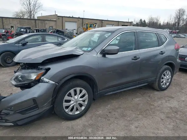 KNMAT2MV1JP535599 2018 NISSAN ROGUE - Image 2