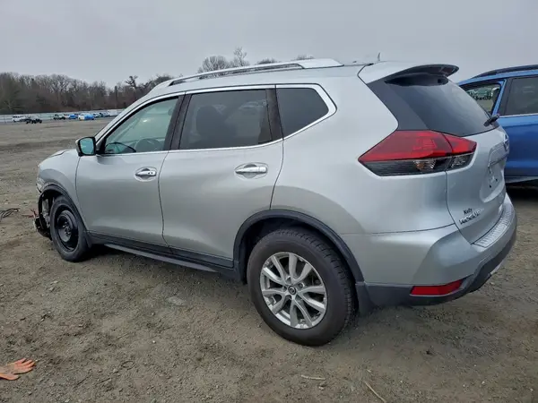 KNMAT2MV1JP543203 2018 NISSAN ROGUE - Image 2