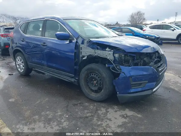 KNMAT2MV1JP549695 2018 NISSAN ROGUE - Image 1