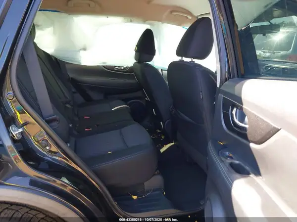KNMAT2MV1JP549826 2018 NISSAN ROGUE - Image 8