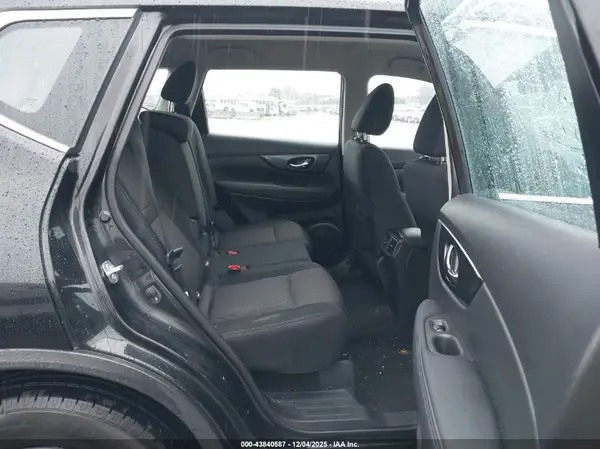 KNMAT2MV1JP551480 2018 NISSAN ROGUE - Image 8