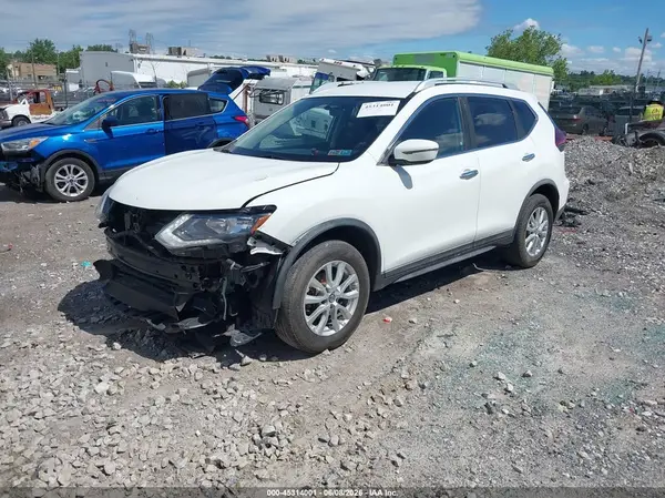 KNMAT2MV1JP556811 2018 NISSAN ROGUE - Image 2
