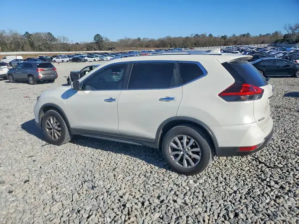 KNMAT2MV1JP557070 2018 NISSAN ROGUE - Image 2