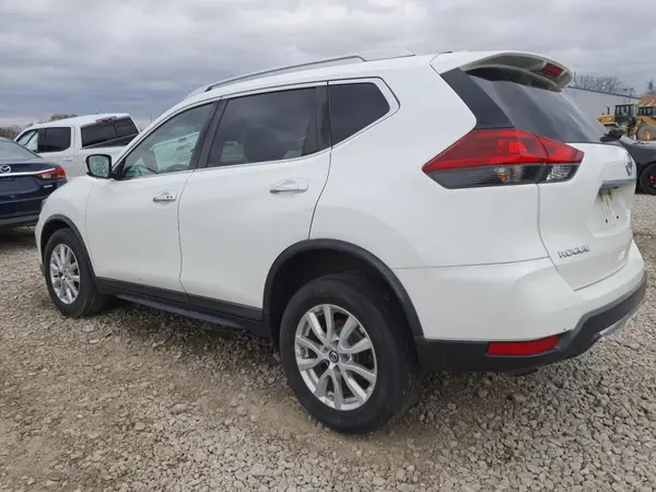 KNMAT2MV1JP560079 2018 NISSAN ROGUE - Image 2
