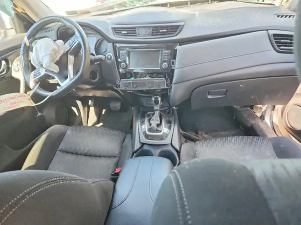 KNMAT2MV1JP565900 2018 NISSAN ROGUE - Image 8