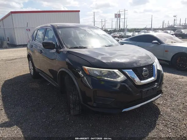 KNMAT2MV1JP567145 2018 NISSAN ROGUE - Image 1