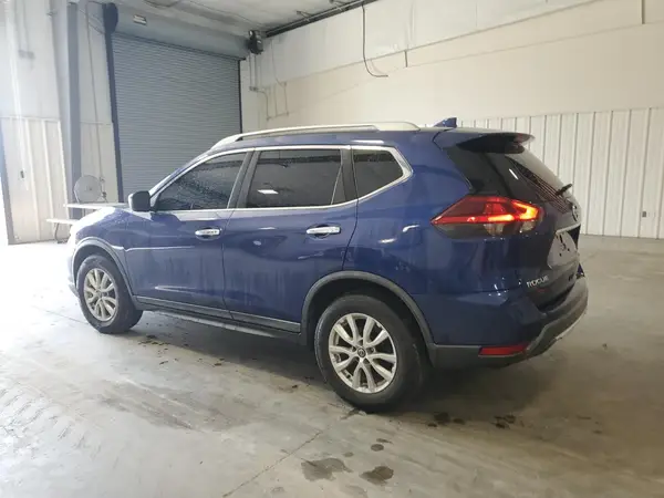 KNMAT2MV1JP568568 2018 NISSAN ROGUE - Image 2