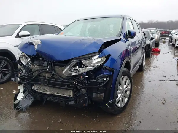KNMAT2MV1JP574497 2018 NISSAN ROGUE - Image 2