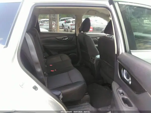 KNMAT2MV1JP577657 2018 NISSAN ROGUE - Image 8