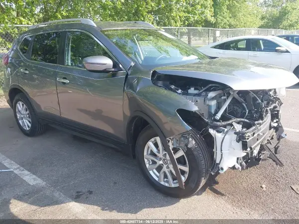 KNMAT2MV1JP578064 2018 NISSAN ROGUE - Image 1