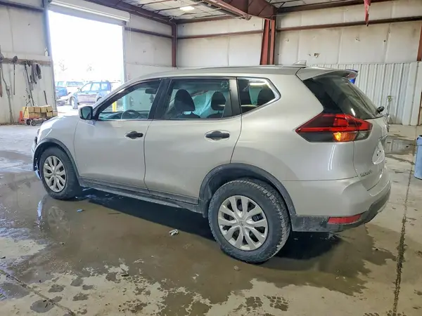 KNMAT2MV1JP580283 2018 NISSAN ROGUE - Image 2