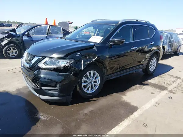 KNMAT2MV1JP581286 2018 NISSAN ROGUE - Image 2