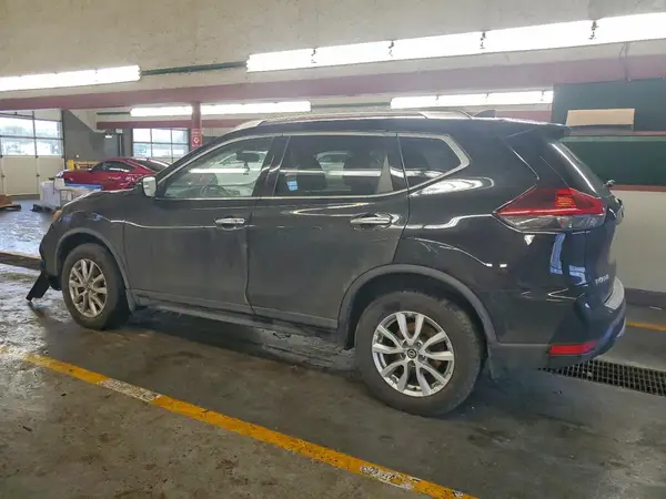 KNMAT2MV1JP587153 2018 NISSAN ROGUE - Image 2